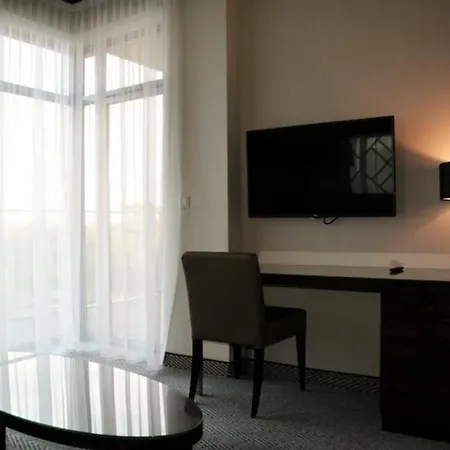 Ferienwohnung In Plaa Wschodnia Gemeinschaftlichem Indoorpool Διαμέρισμα *