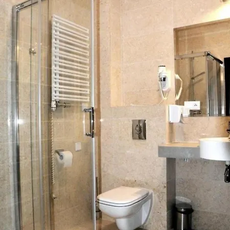 Ferienwohnung In Plaa Wschodnia Gemeinschaftlichem Indoorpool Kołobrzeg